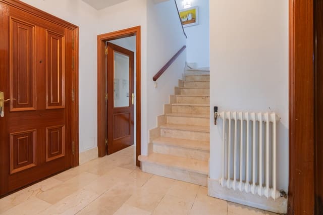 4 slaapkamer Villa te koop in Egüés, Valle de Egüés/Eguesibar met garage - € 449.900 (Ref: 8396571)