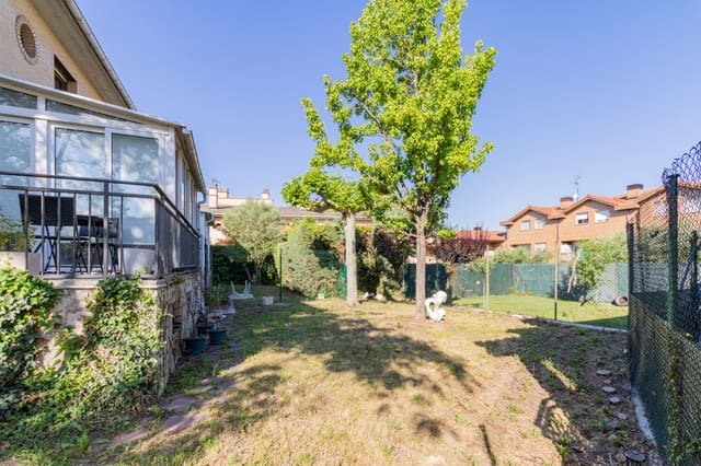 4 slaapkamer Villa te koop in Egüés, Valle de Egüés/Eguesibar met garage - € 449.900 (Ref: 8396571)