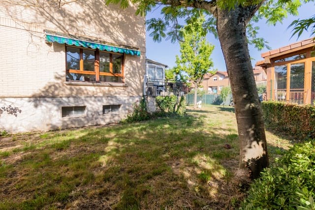 4 slaapkamer Villa te koop in Egüés, Valle de Egüés/Eguesibar met garage - € 449.900 (Ref: 8396571)