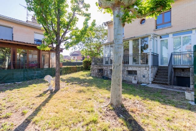 4 slaapkamer Villa te koop in Egüés, Valle de Egüés/Eguesibar met garage - € 449.900 (Ref: 8396571)