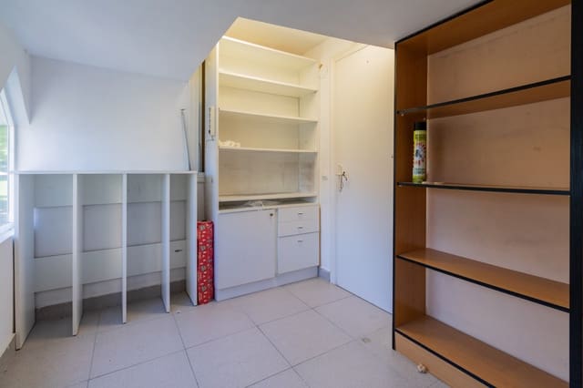 Commercieel te huur in Pamplona - € 750 (Ref: 8396573)