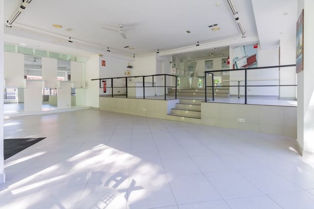 Commercieel te huur in Pamplona - € 750 (Ref: 8396573)