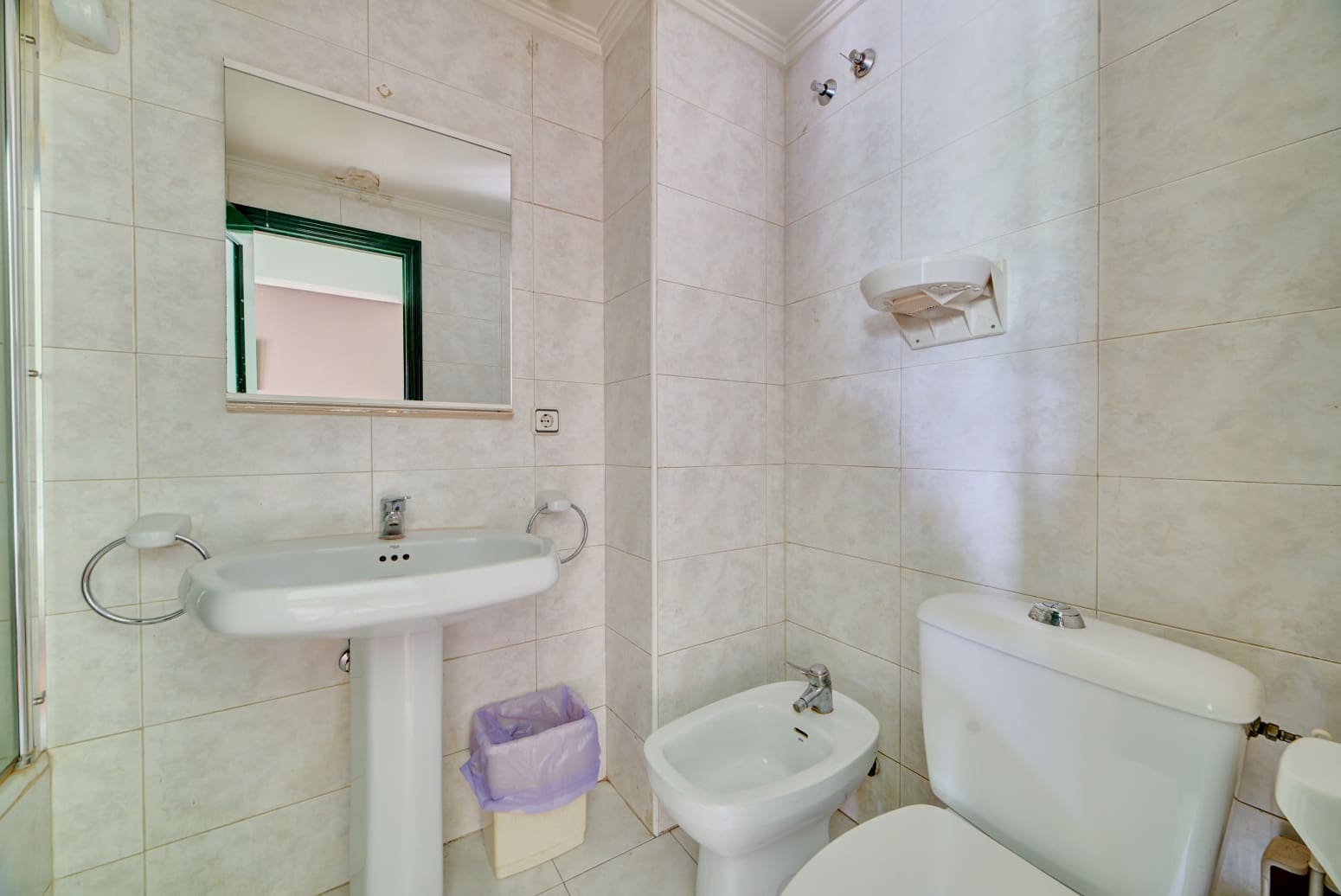 18 bedroom Commercial for sale in Olazti / Olazagutia - € 600,000 (Ref: 8440300)
