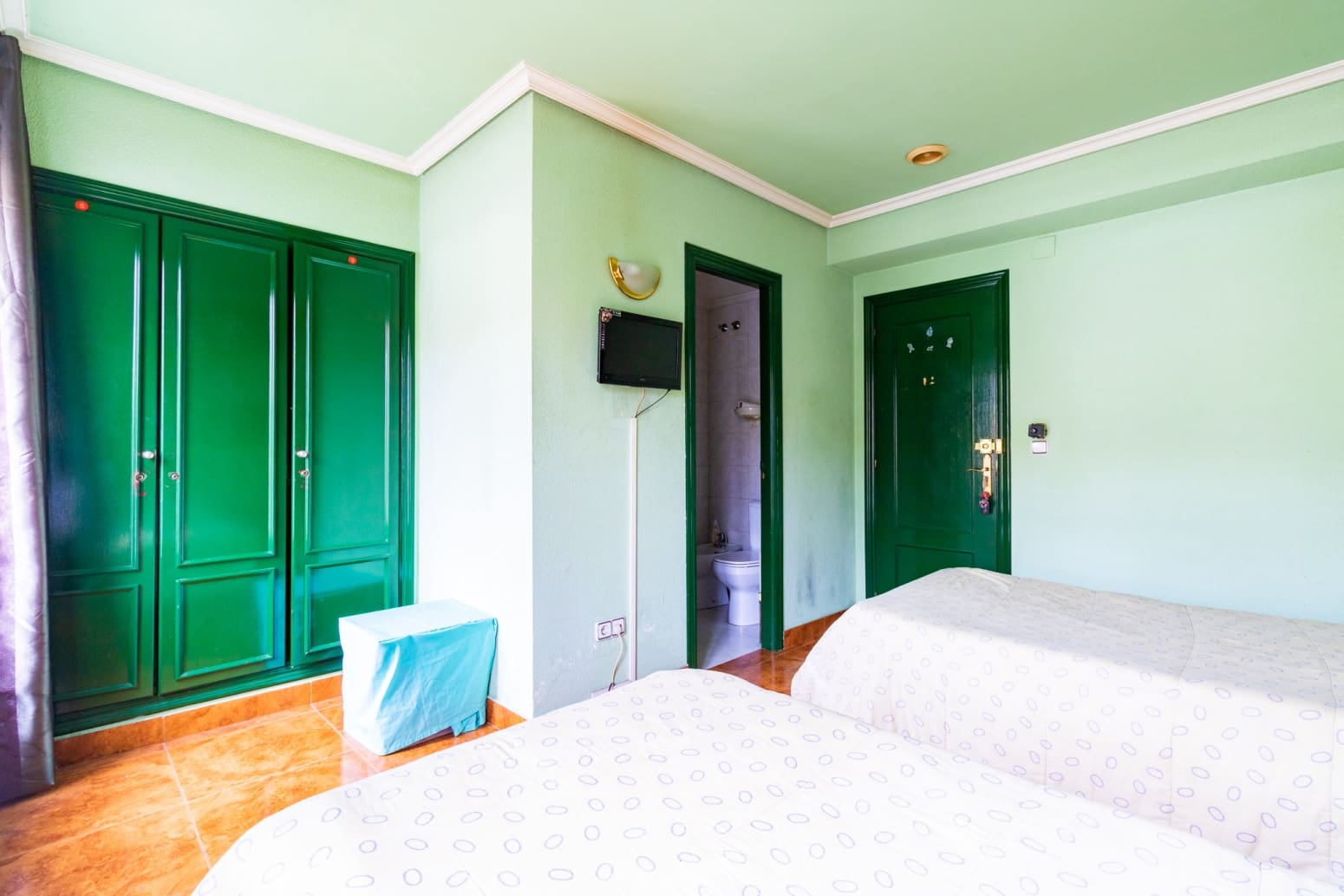 18 bedroom Commercial for sale in Olazti / Olazagutia - € 600,000 (Ref: 8440300)