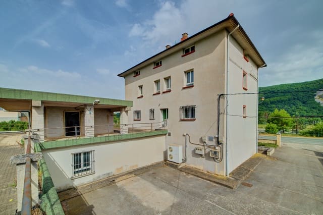 18 bedroom Commercial for sale in Olazti / Olazagutía - € 600,000 (Ref: 8440300)
