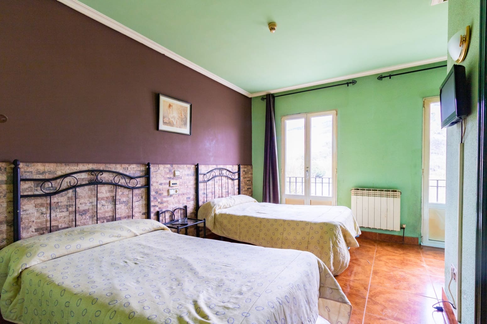 18 bedroom Commercial for sale in Olazti / Olazagutia - € 600,000 (Ref: 8440300)