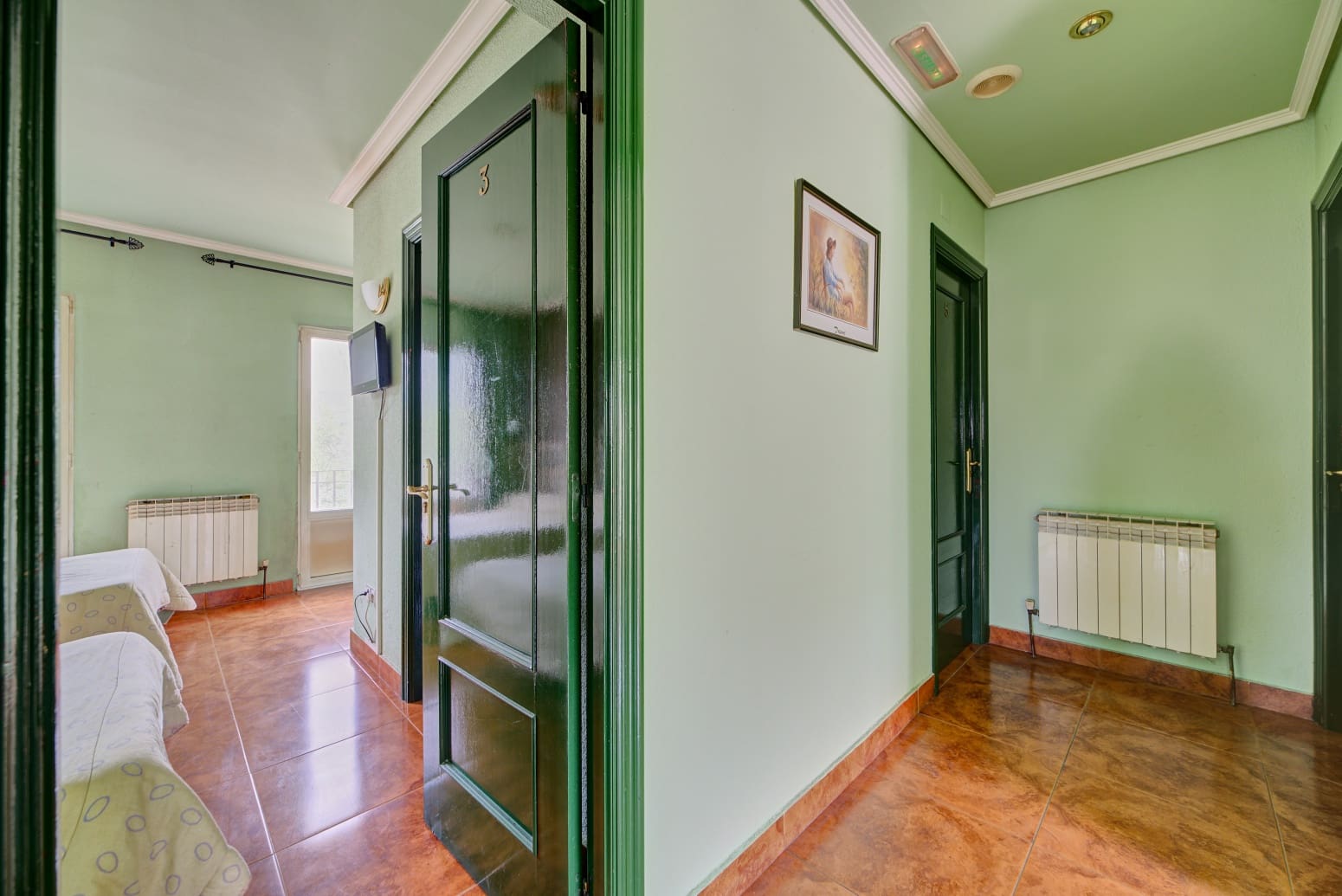 18 bedroom Commercial for sale in Olazti / Olazagutia - € 600,000 (Ref: 8440300)
