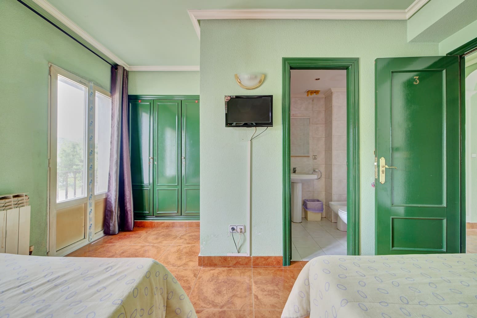 18 bedroom Commercial for sale in Olazti / Olazagutia - € 600,000 (Ref: 8440300)
