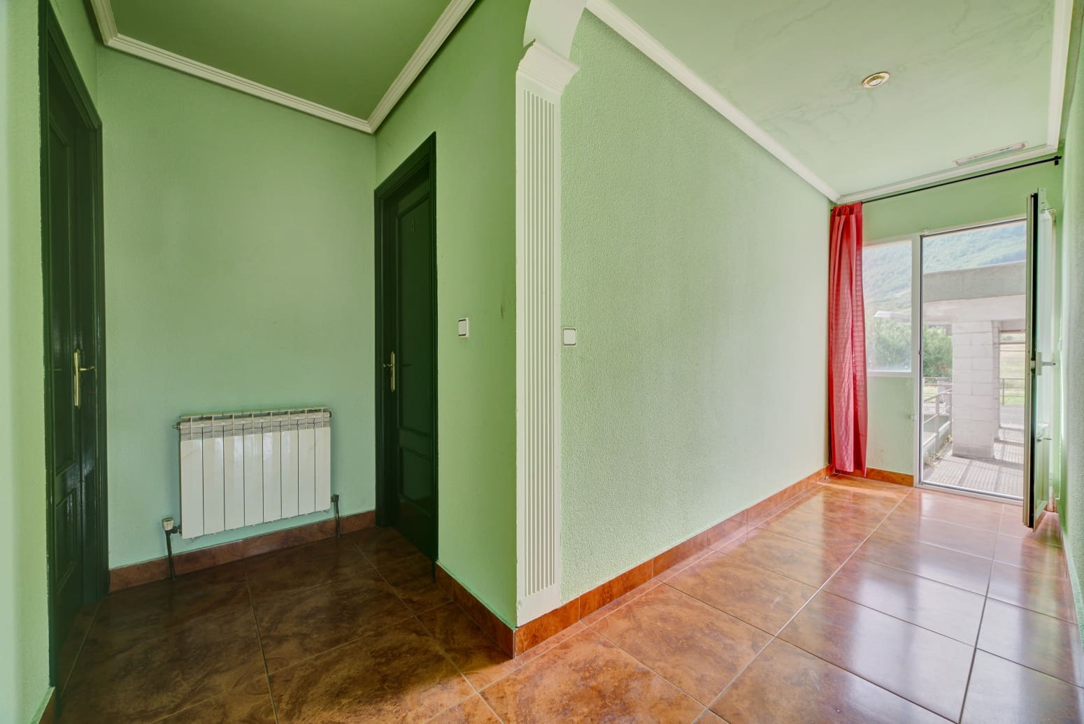18 bedroom Commercial for sale in Olazti / Olazagutia - € 600,000 (Ref: 8440300)