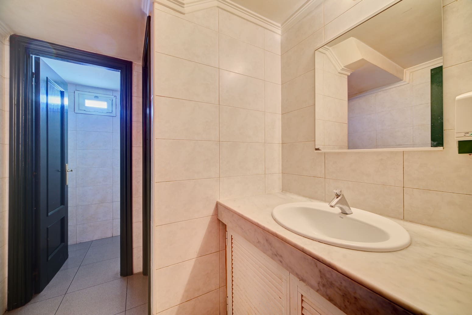 18 bedroom Commercial for sale in Olazti / Olazagutia - € 600,000 (Ref: 8440300)