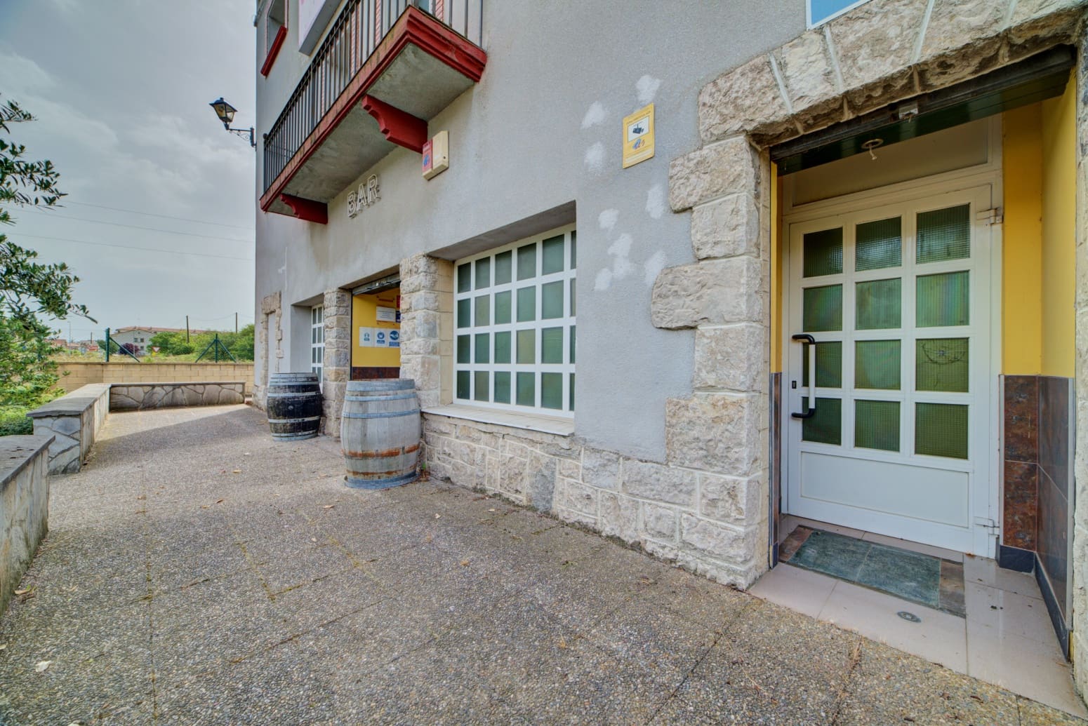 18 bedroom Commercial for sale in Olazti / Olazagutia - € 600,000 (Ref: 8440300)