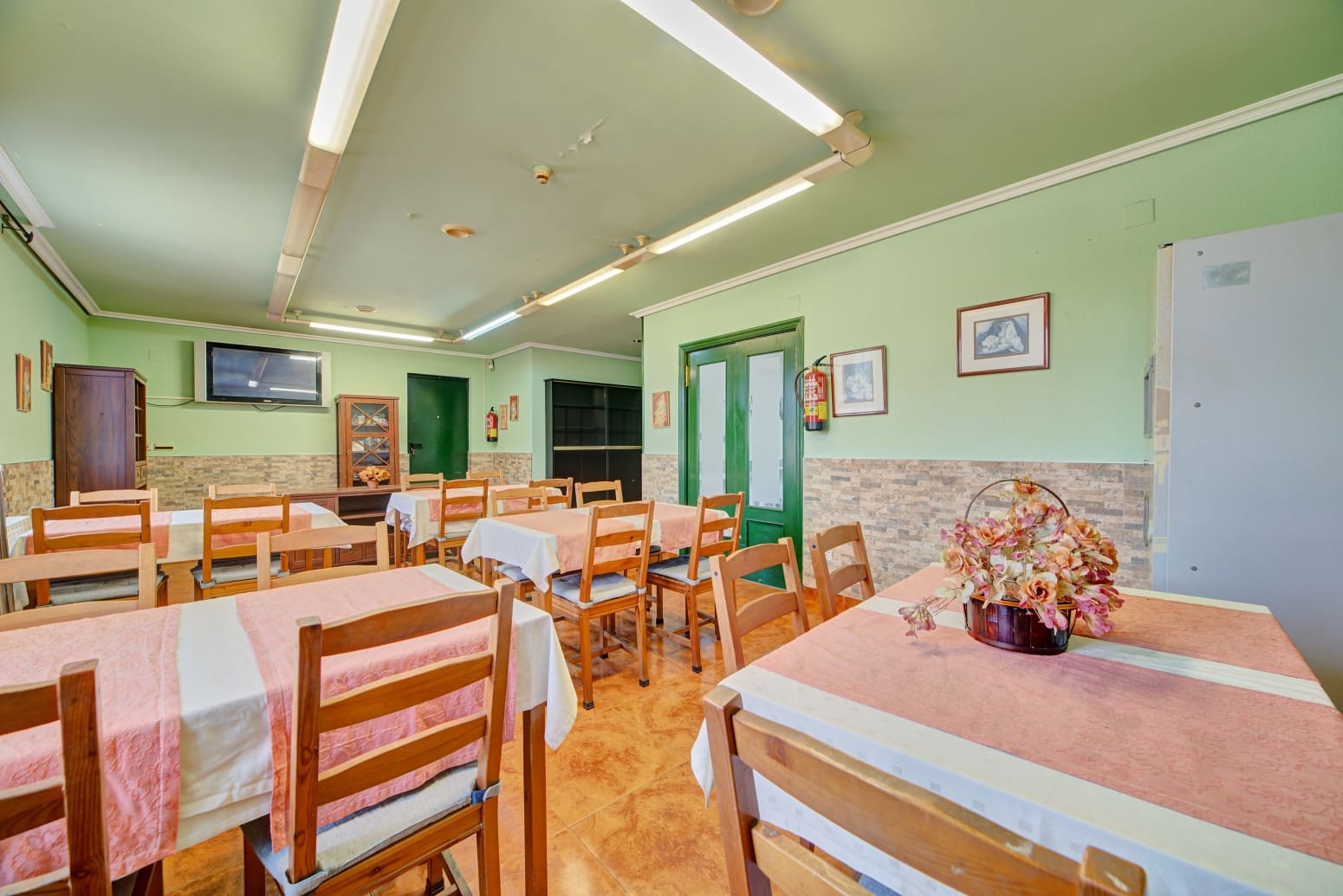 18 bedroom Commercial for sale in Olazti / Olazagutia - € 600,000 (Ref: 8440300)