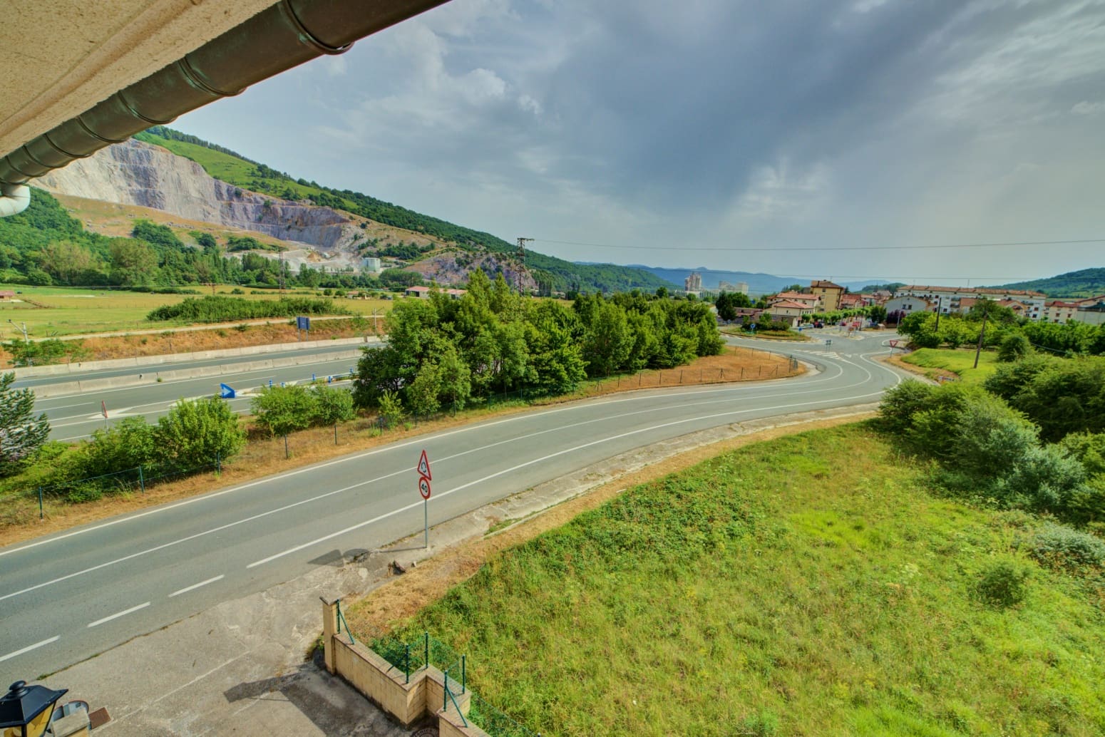 18 bedroom Commercial for sale in Olazti / Olazagutia - € 600,000 (Ref: 8440300)