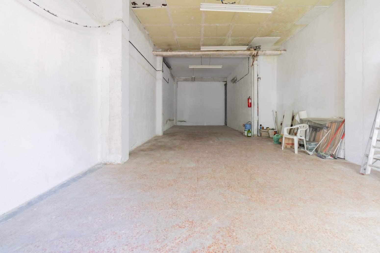 Erhverv til salg i Pamplona / Iruna - € 145.000 (Ref: 8460159)