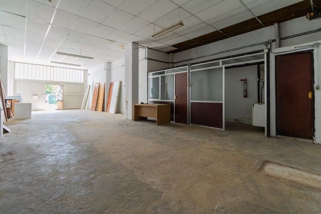 Erhverv til salg i Pamplona / Iruña - € 145.000 (Ref: 8460159)