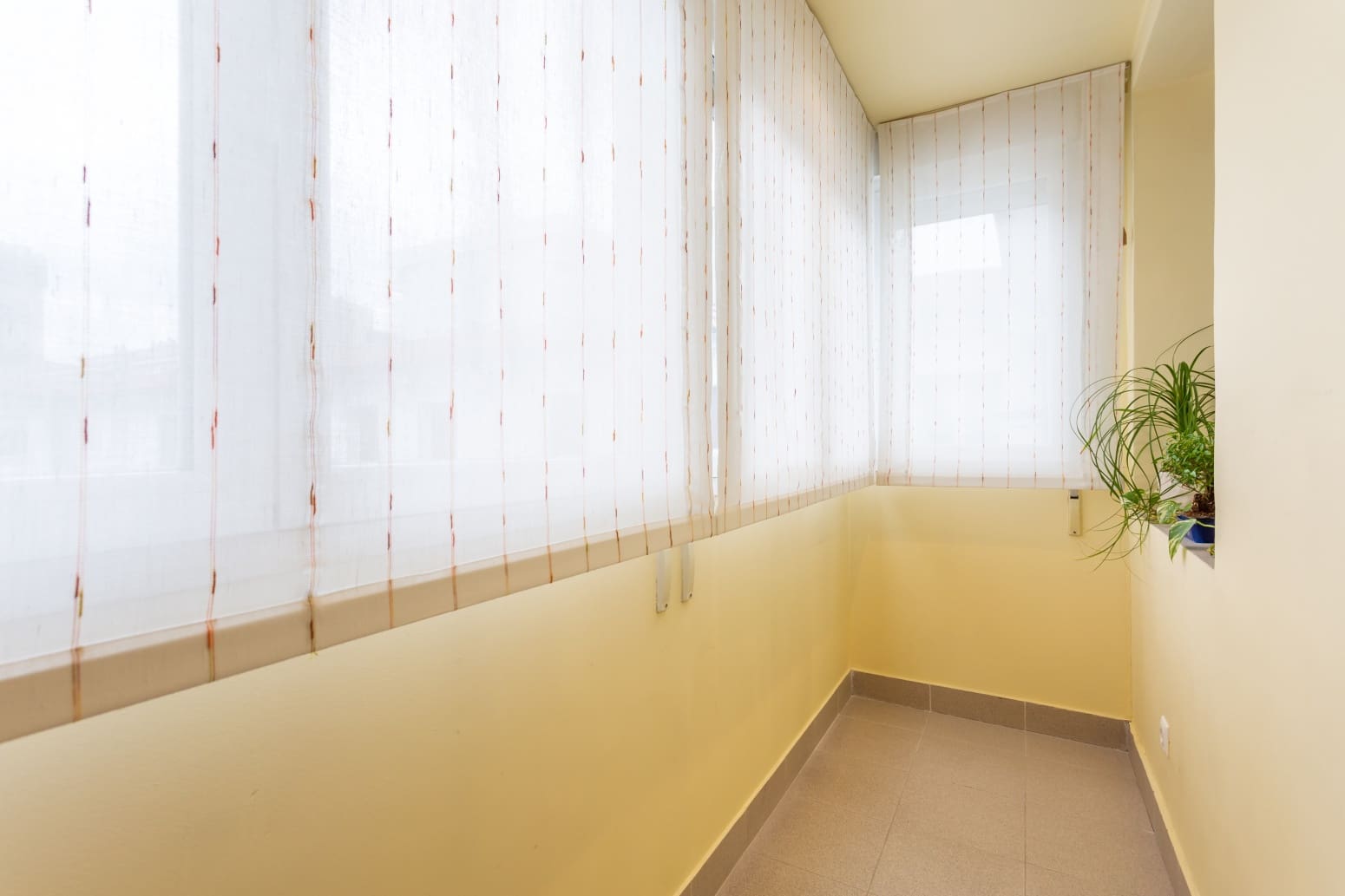 4 sovrum Lägenhet att hyra i Pamplona - 1 350 € (Ref: 8479249)