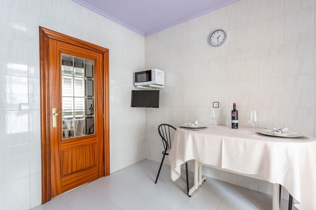 4 sovrum Lägenhet att hyra i Pamplona - 1 350 € (Ref: 8479249)