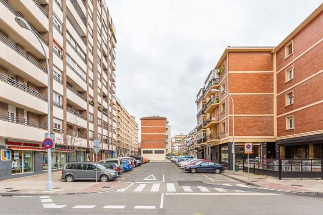 4 sovrum Lägenhet att hyra i Pamplona - 1 350 € (Ref: 8479249)