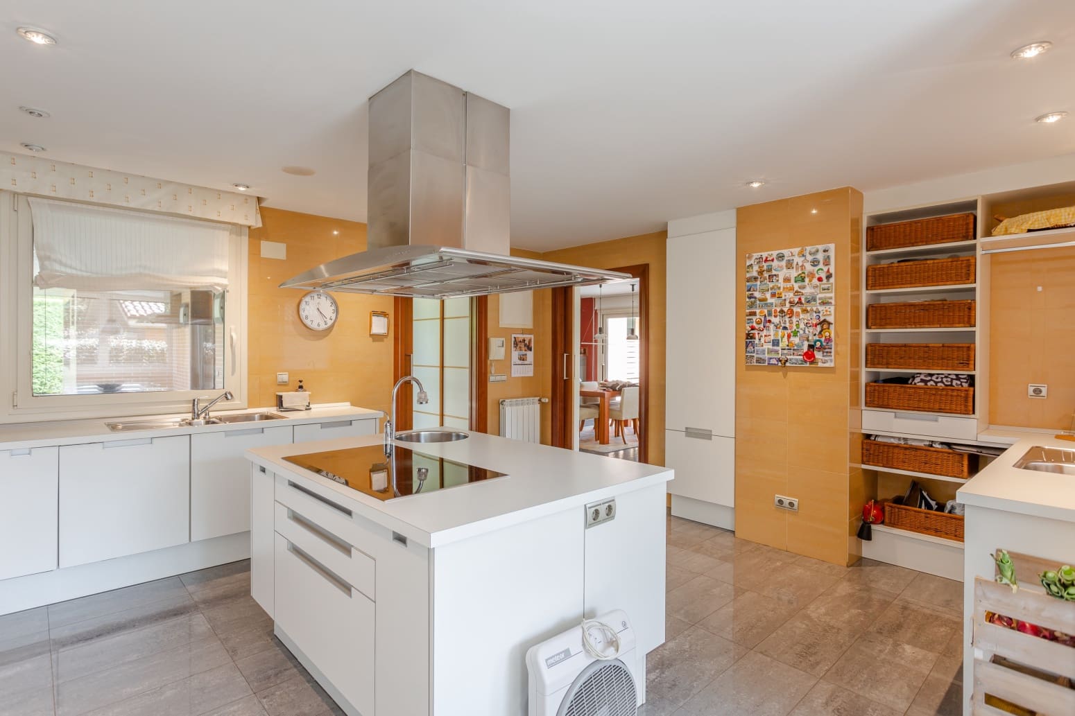 9 bedroom Villa for sale in Egues with pool garage - € 1,700,000 (Ref: 8484454)