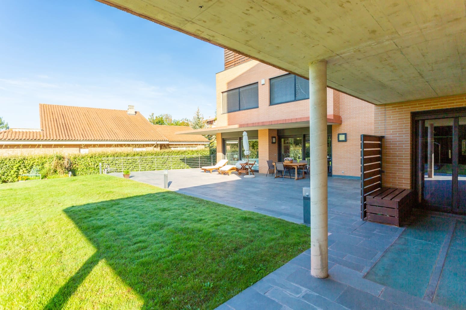 9 bedroom Villa for sale in Egues with pool garage - € 1,700,000 (Ref: 8484454)