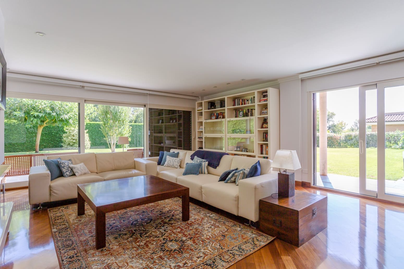 9 bedroom Villa for sale in Egues with pool garage - € 1,700,000 (Ref: 8484454)