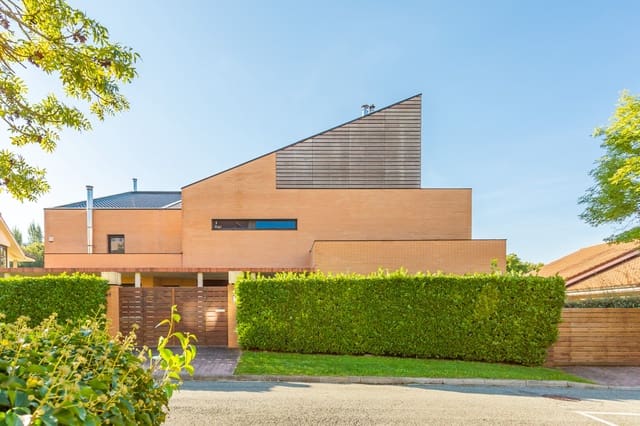 9 soveværelse Villa til salg i Egüés, Valle de Egüés/Eguesibar med swimmingpool garage - € 1.700.000 (Ref: 8484454)