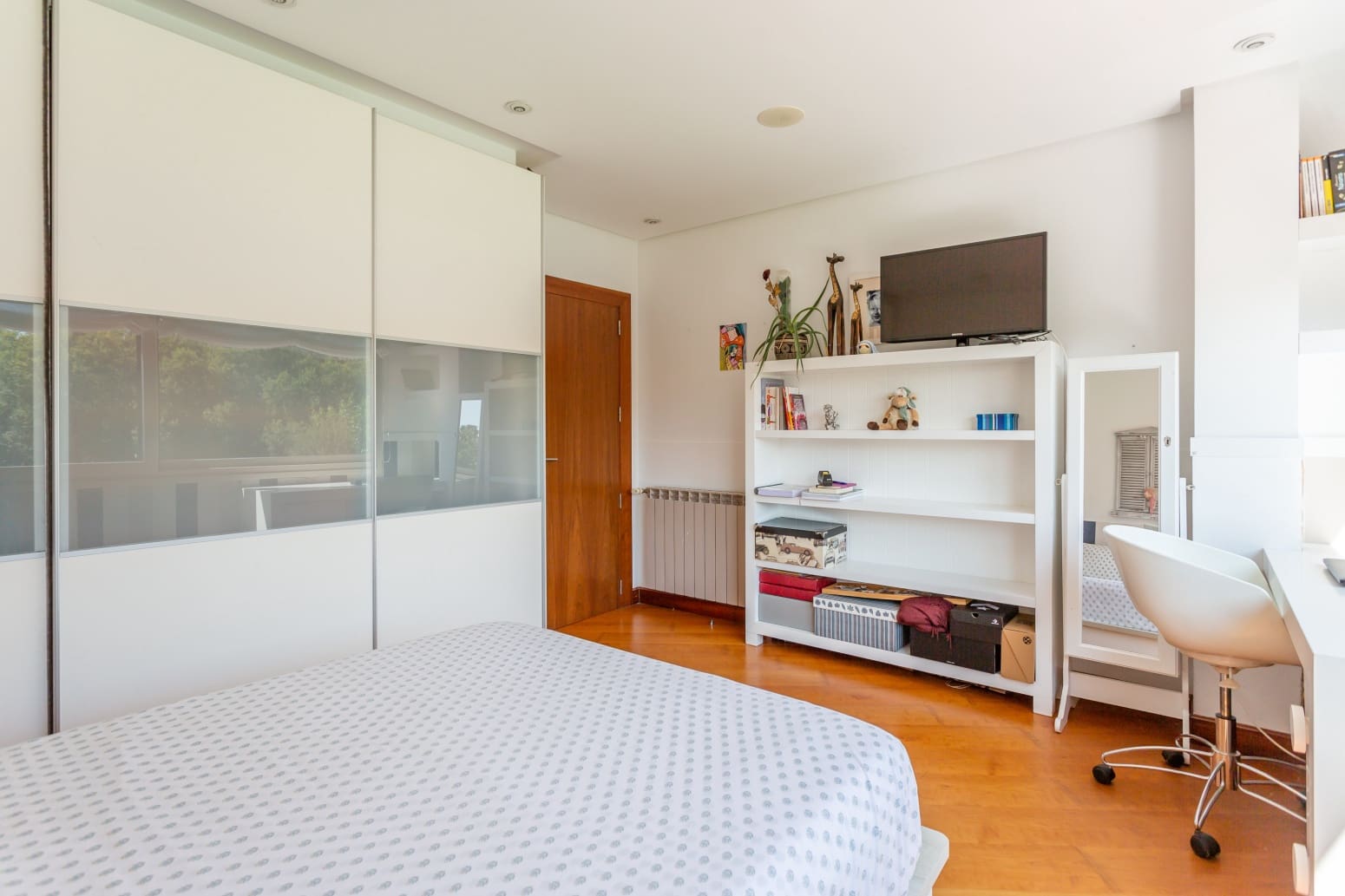 9 bedroom Villa for sale in Egues with pool garage - € 1,700,000 (Ref: 8484454)