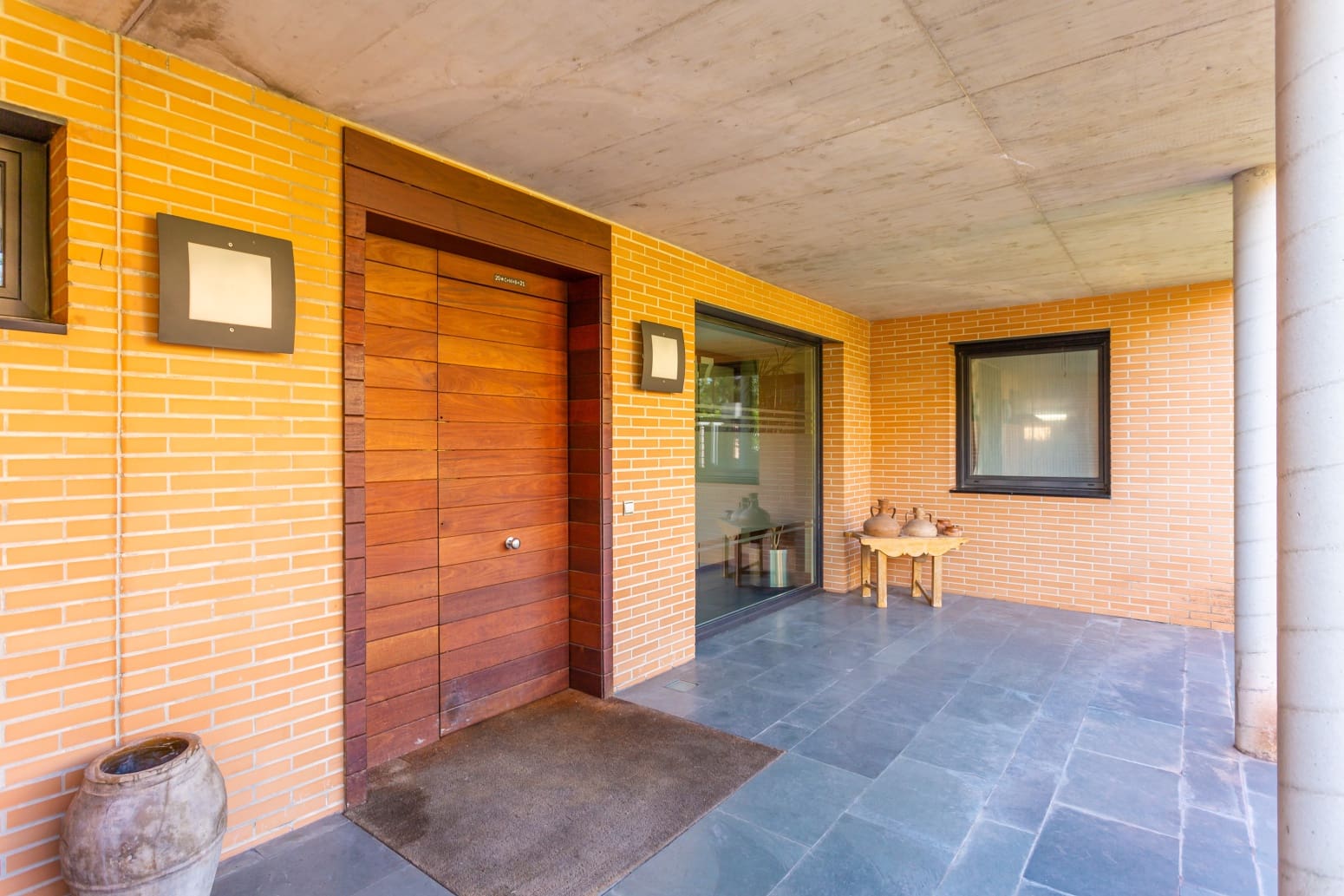 9 bedroom Villa for sale in Egues with pool garage - € 1,700,000 (Ref: 8484454)