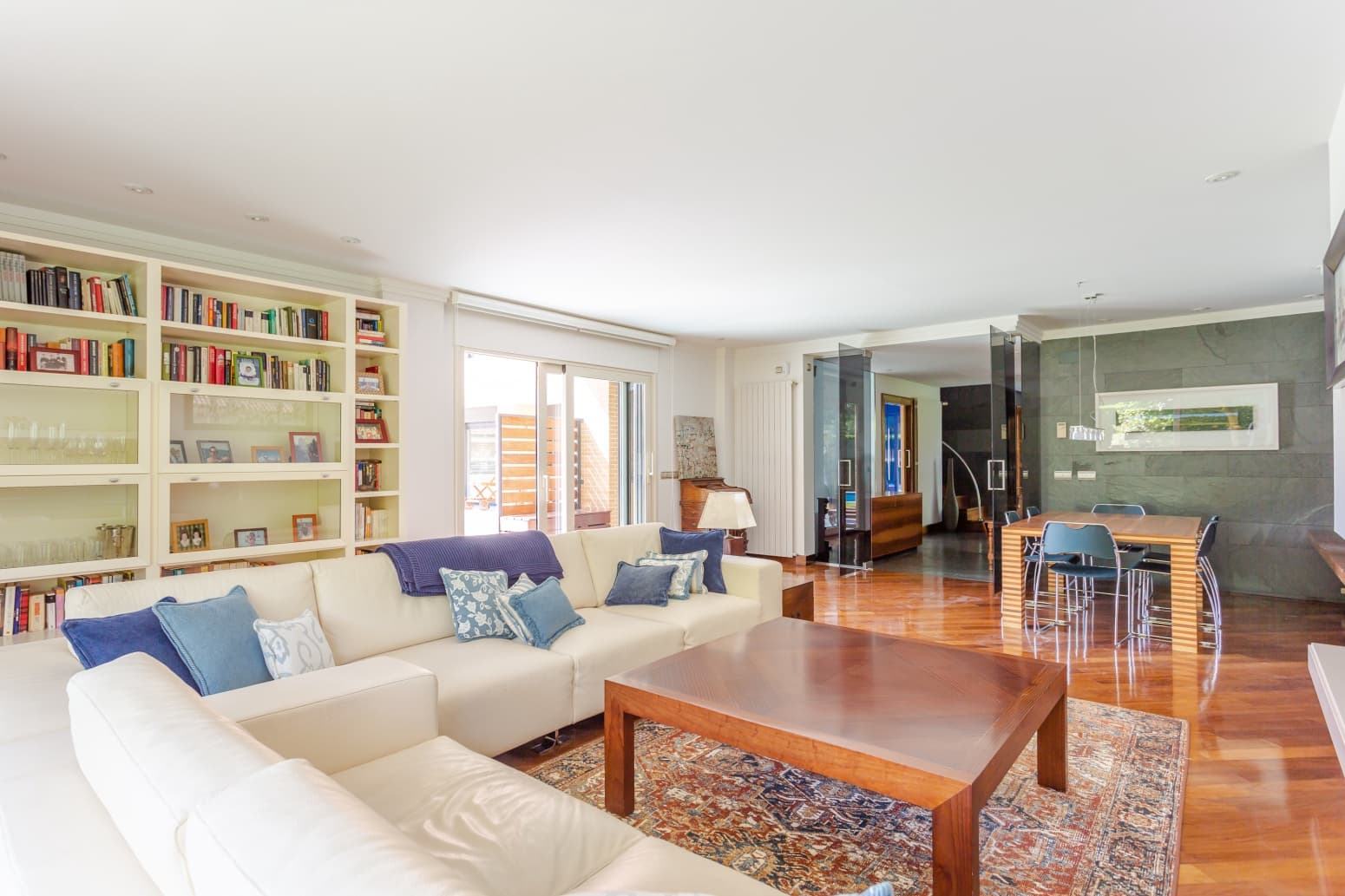 9 bedroom Villa for sale in Egues with pool garage - € 1,700,000 (Ref: 8484454)