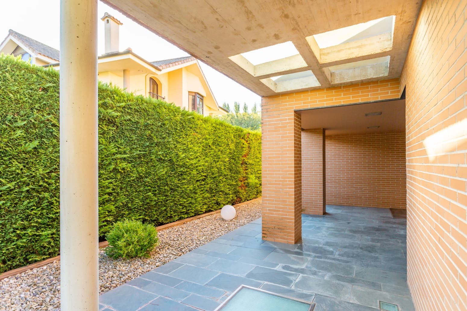 9 bedroom Villa for sale in Egues with pool garage - € 1,700,000 (Ref: 8484454)