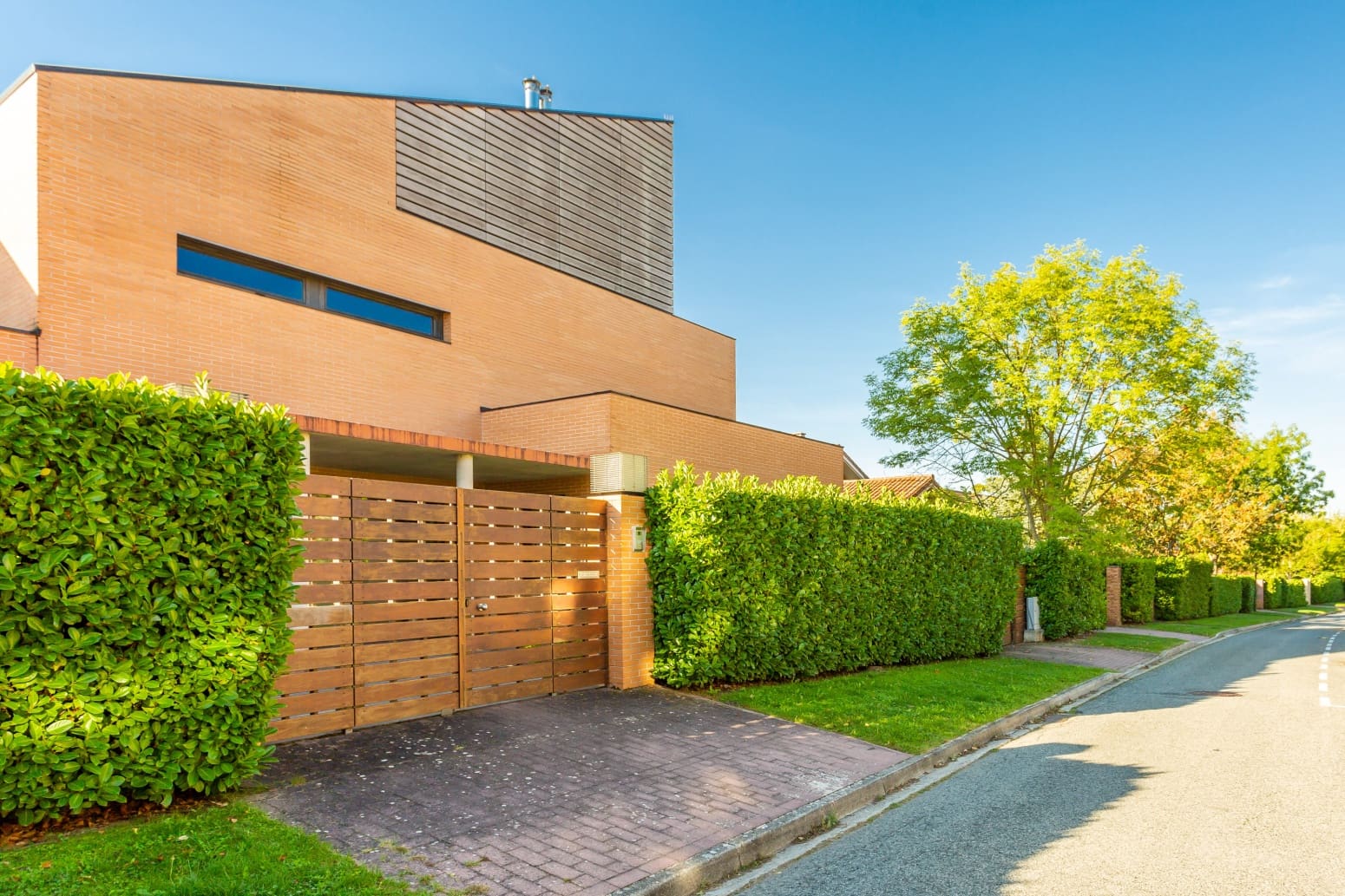 9 bedroom Villa for sale in Egues with pool garage - € 1,700,000 (Ref: 8484454)