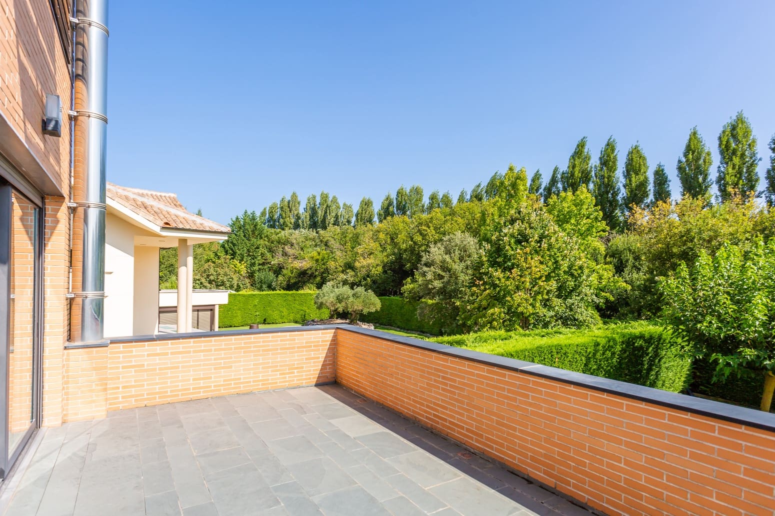 9 bedroom Villa for sale in Egues with pool garage - € 1,700,000 (Ref: 8484454)