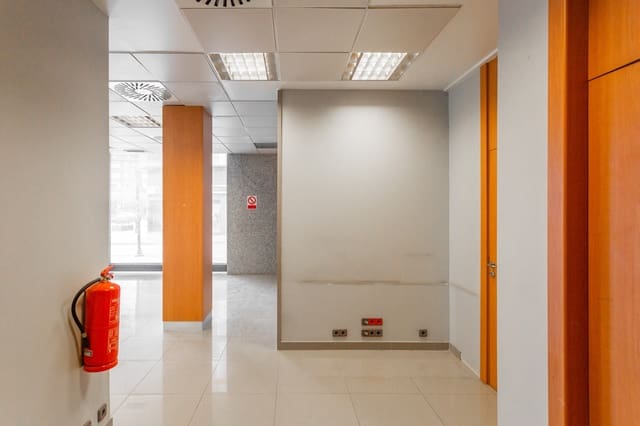 Commercial for sale in Berriozar - € 120,000 (Ref: 8538221)