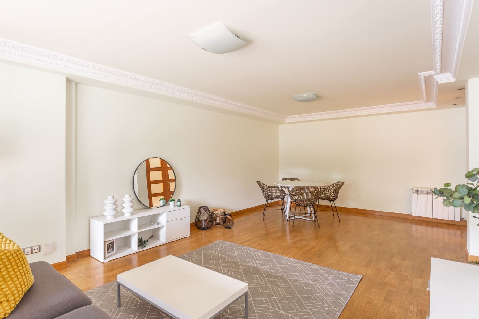 4 soveværelse Villa til salg i Egues med garage - € 448.000 (Ref: 8550974)