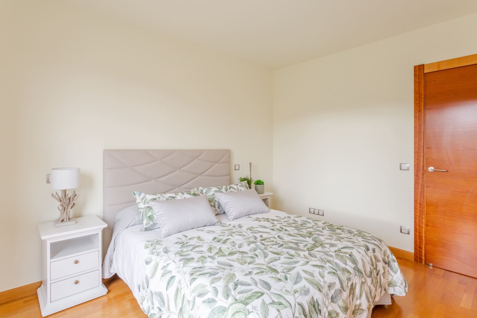 4 soveværelse Villa til salg i Egues med garage - € 448.000 (Ref: 8550974)