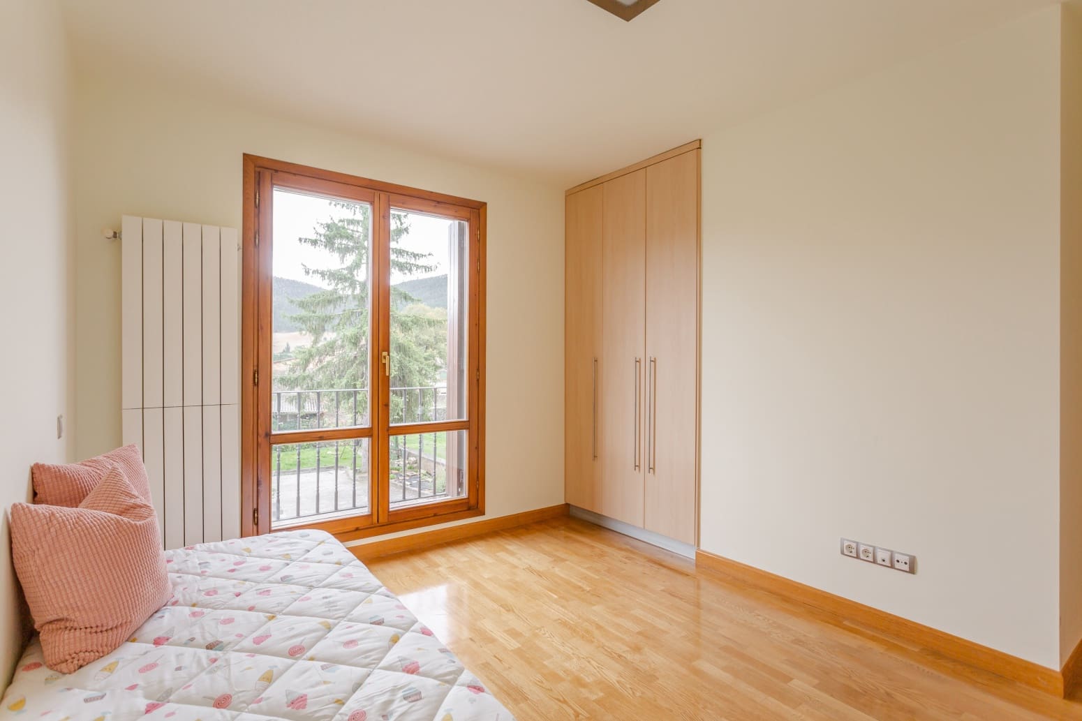 4 soveværelse Villa til salg i Egues med garage - € 448.000 (Ref: 8550974)