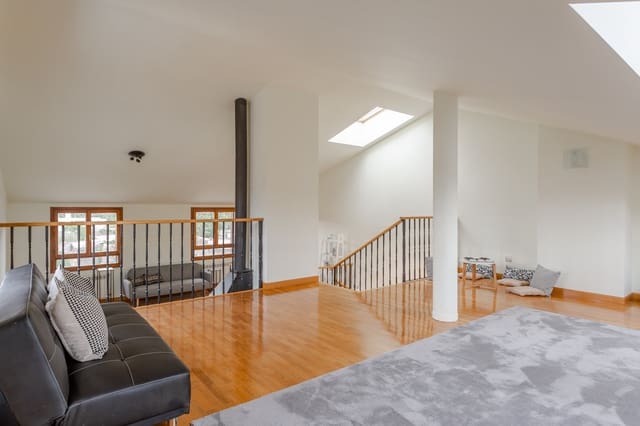 4 soveværelse Villa til salg i Egüés, Valle de Egüés/Eguesibar med garage - € 448.000 (Ref: 8550974)