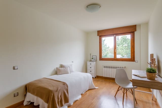 4 soveværelse Villa til salg i Egüés, Valle de Egüés/Eguesibar med garage - € 448.000 (Ref: 8550974)