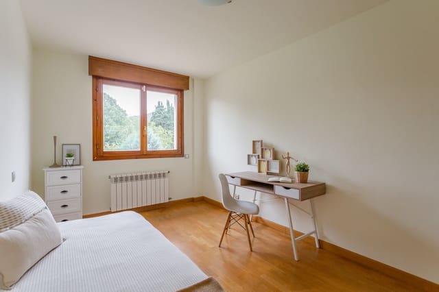 4 soveværelse Villa til salg i Egüés, Valle de Egüés/Eguesibar med garage - € 448.000 (Ref: 8550974)