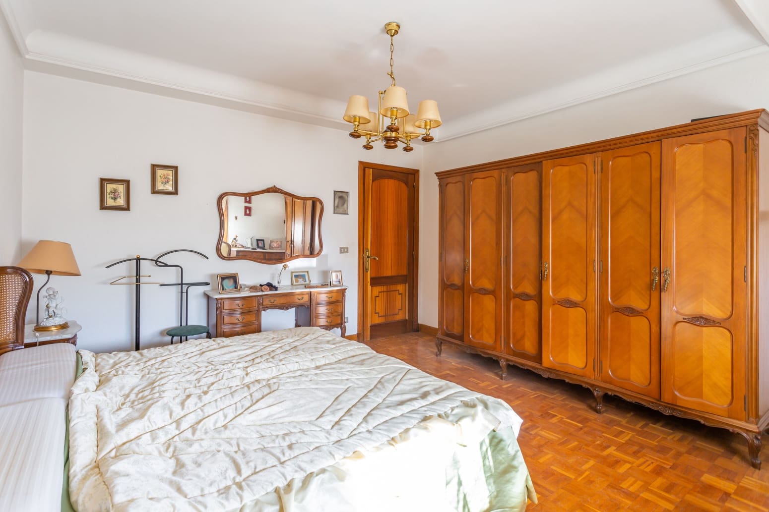 4 soveværelse Villa til salg i Castejon med garage - € 363.000 (Ref: 8559560)