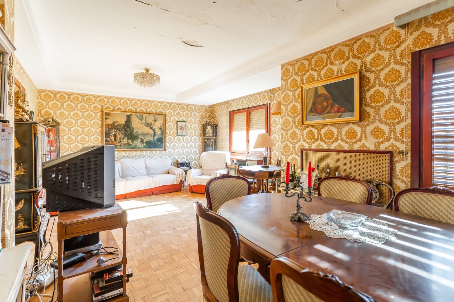 4 soveværelse Villa til salg i Castejon med garage - € 363.000 (Ref: 8559560)