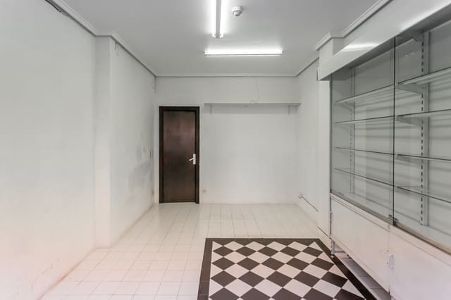 Commerciale da affittare in Pamplona - 400 € (Rif: 8648113)