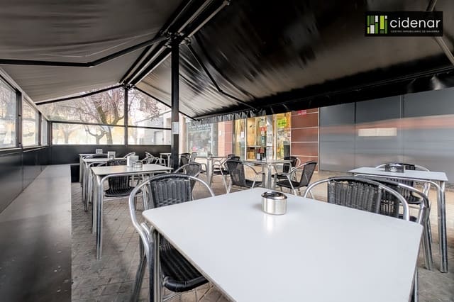 Commercieel te koop in Pamplona - € 745.000 (Ref: 8679646)