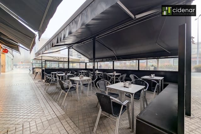 Commercieel te koop in Pamplona - € 745.000 (Ref: 8679646)