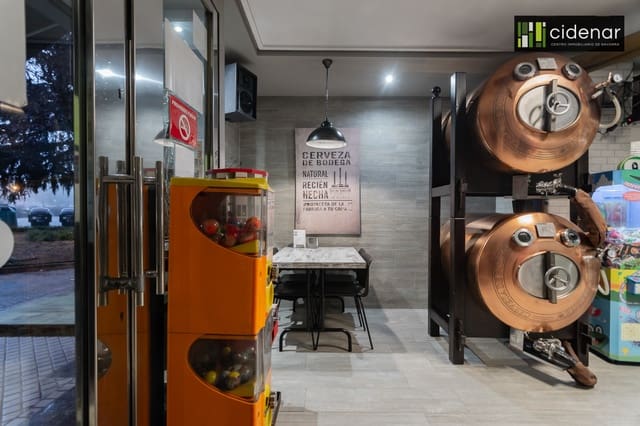 Commercieel te koop in Pamplona - € 745.000 (Ref: 8679646)