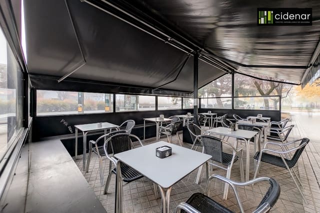 Commercieel te koop in Pamplona - € 745.000 (Ref: 8679646)