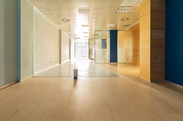 Büro zu vermieten in Burlada - 1.100 € (Ref: 8737336)