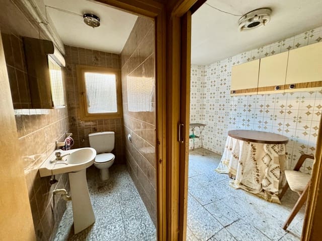 Villa til salgs i Allo - € 34 000 (Ref: 8747360)