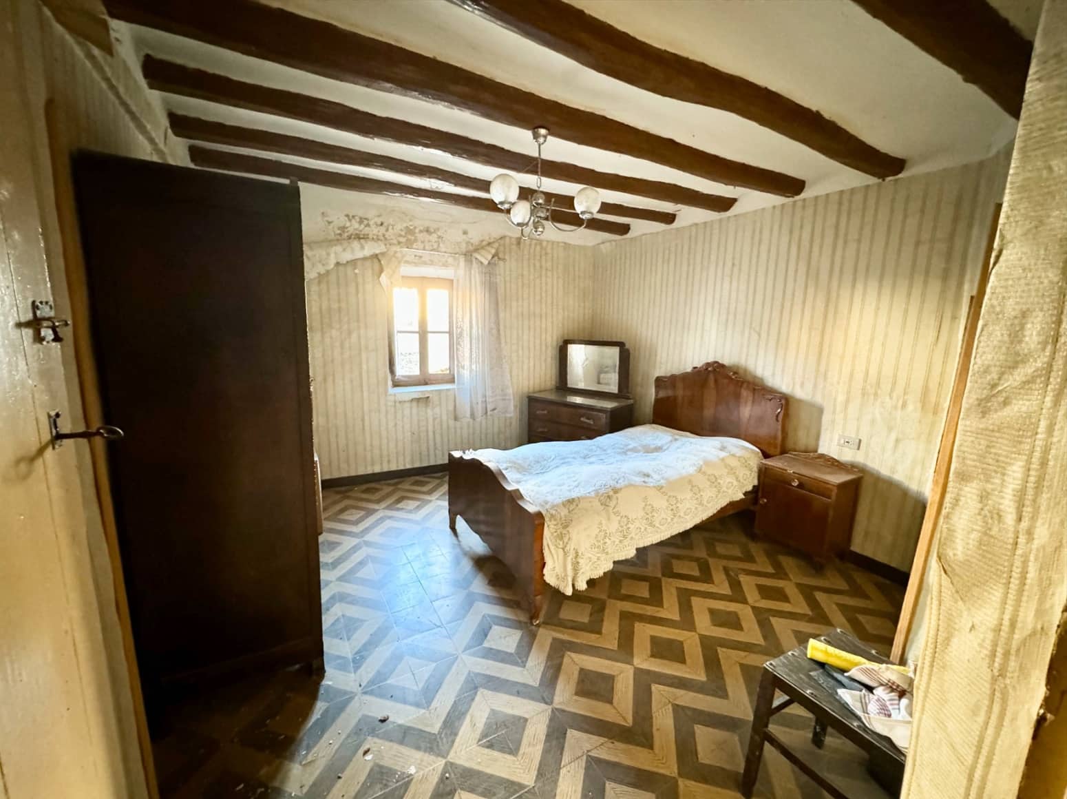 Villa til salg i Allo - € 34.000 (Ref: 8747360)