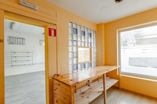 Erhverv til leje i Zizur Mayor / Zizur Nagusia - € 700 (Ref: 8757509)